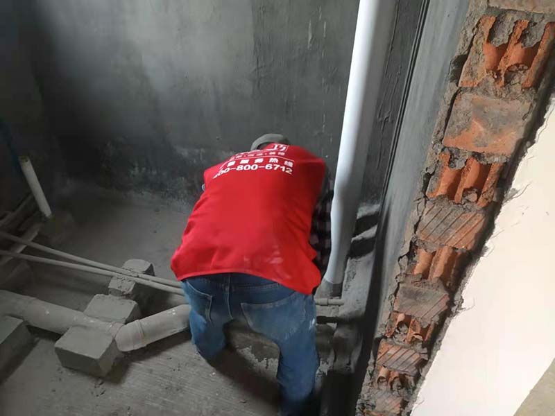 家里浴室周邊墻體發霉什么原因？怎樣解決衛生間墻面漏水問題？(圖3)