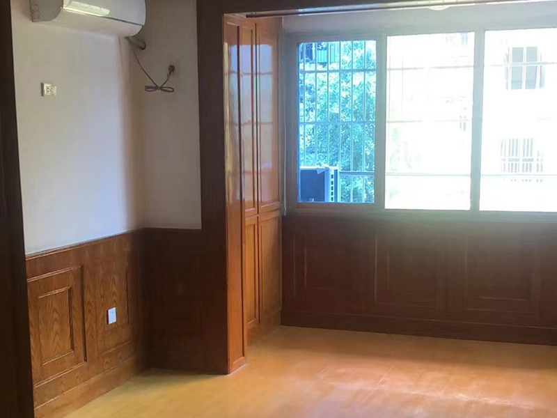 為響應三胎政策,業主將28平主臥改成了三間兒童房(圖1) 為響應三胎政策,業主將28平主臥改成了三間兒童房(圖1)