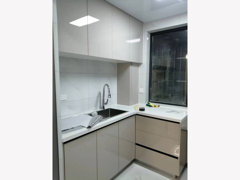 廚房衛生間墻面貼拋光磚好嗎