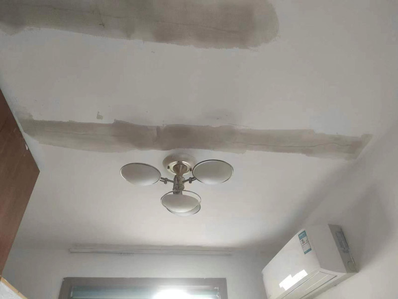 樓上樓板滲水樓下怎么維修(圖1) 樓上樓板滲水樓下怎么維修(圖1)