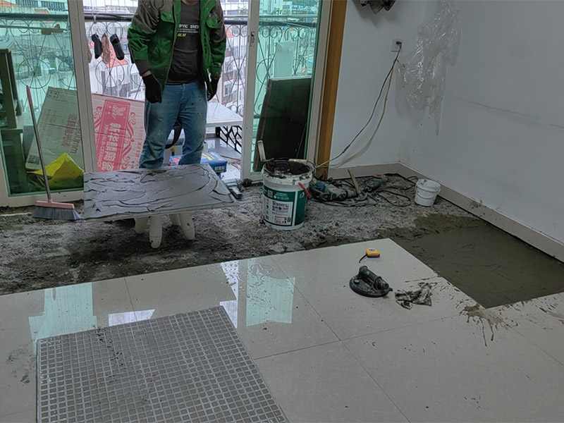 瓷磚開裂保修期多久？裝修合同陷阱與維權技巧(圖2)