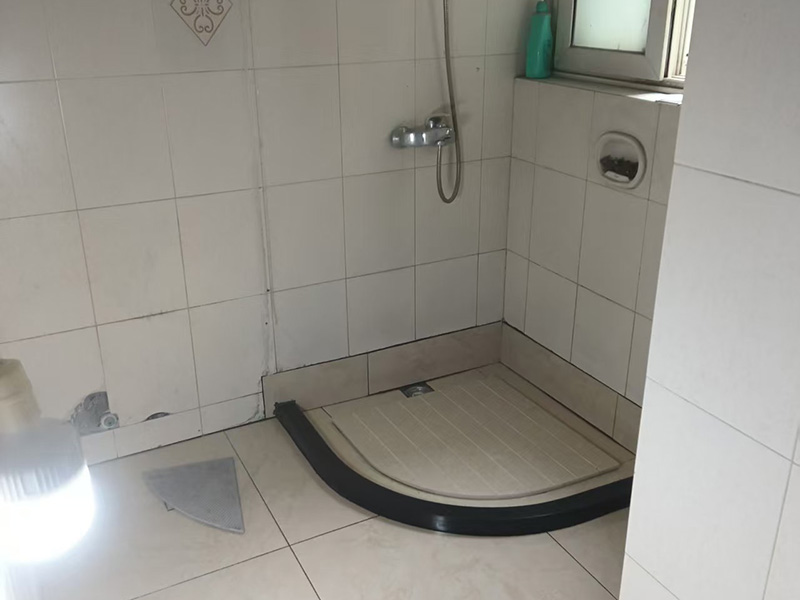 衛(wèi)生間墻角潮濕發(fā)霉?根源分析與3種長效解決方案(圖1) 衛(wèi)生間墻角潮濕發(fā)霉?根源分析與3種長效解決方案(圖1)